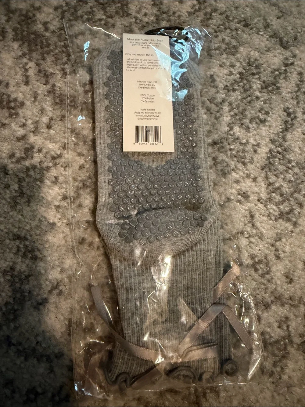 Lucky Honey Ruffle Grip Socks Grey with Ribbon
